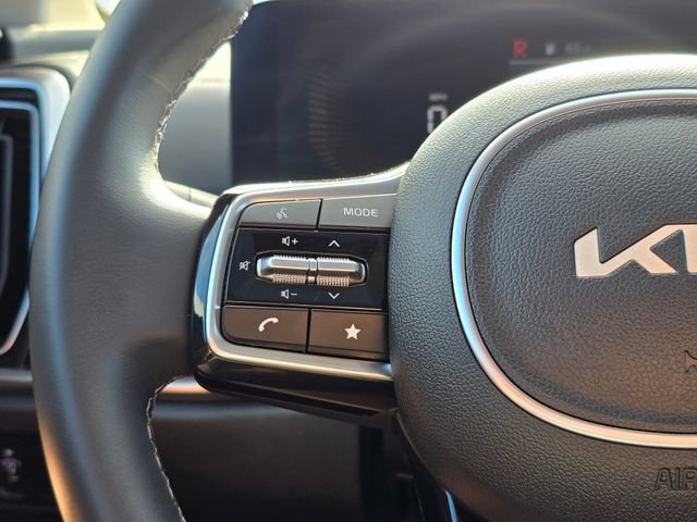 Certified 2025 Kia Sorento EX w/ Panoramic Sunroof Package AWD/4WD image 35