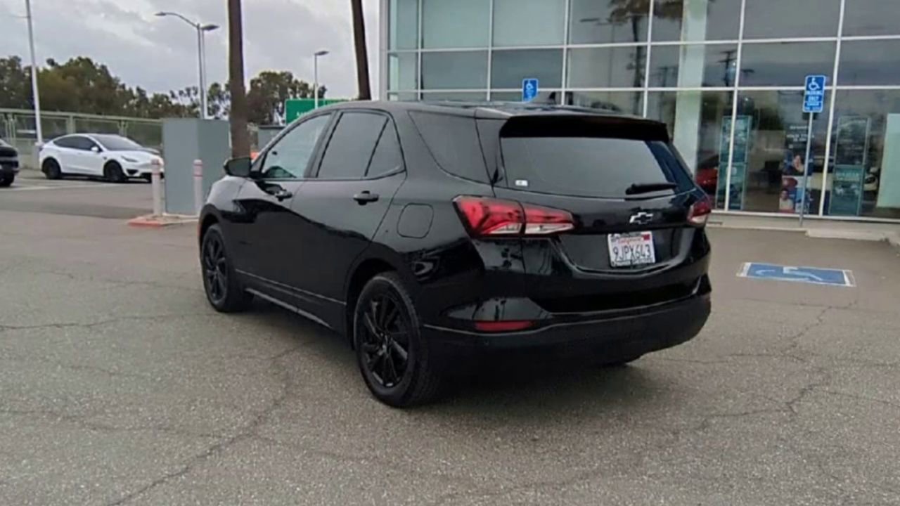 Certified 2024 Chevrolet Equinox LS w/ Midnight Edition image 6