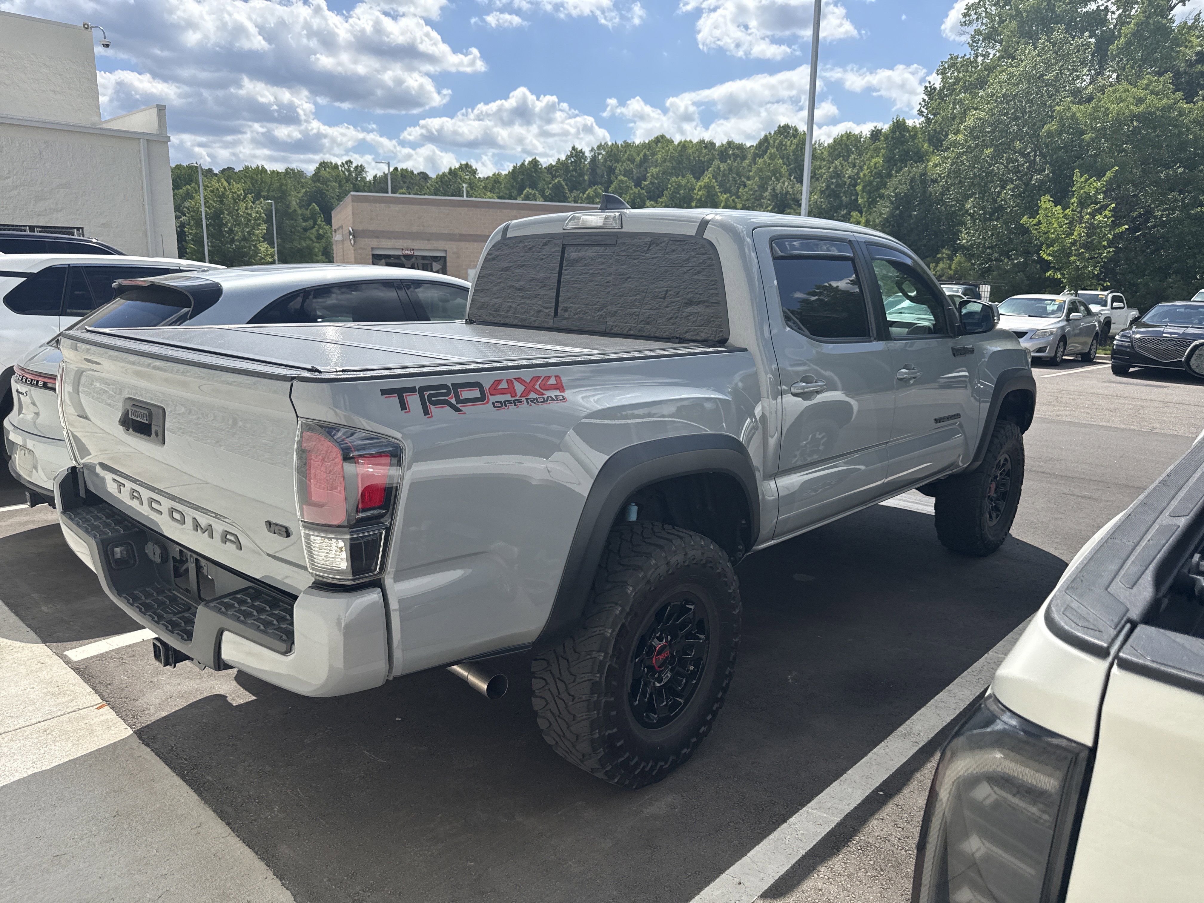 Used 2020 Toyota Tacoma TRD Off-Road AWD/4WD image 6