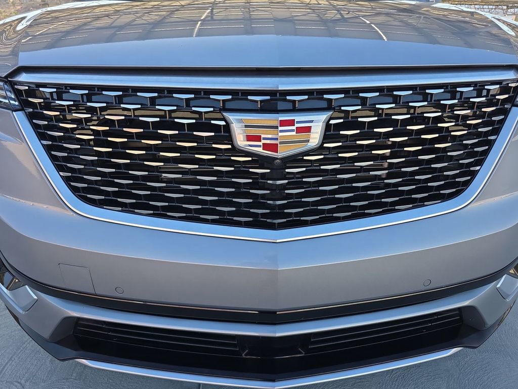 Certified 2025 Cadillac XT6 Premium Luxury w/ Technology Package FWD image 32