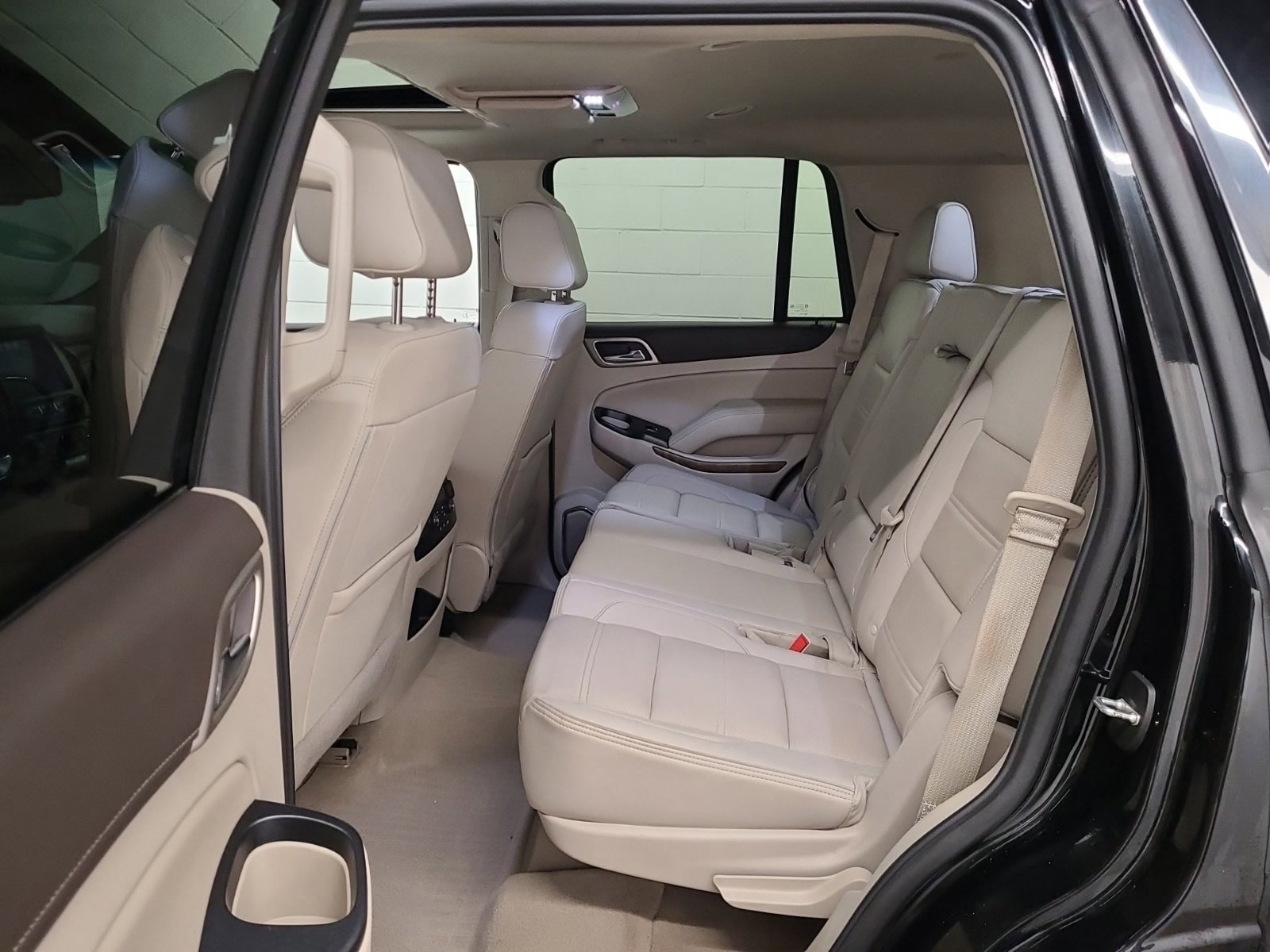 Used 2019 GMC Yukon Denali w/ Denali Ultimate Black Edition AWD/4WD image 11