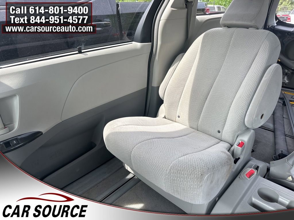 Used 2011 Toyota Sienna LE image 10