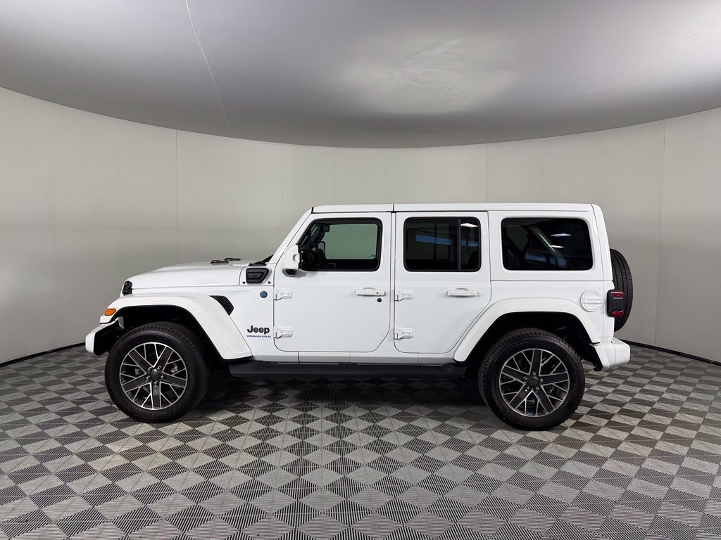 Certified 2023 Jeep Wrangler Unlimited Sahara AWD/4WD image 10