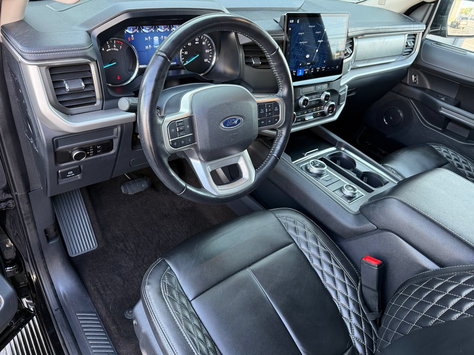 Used 2023 Ford Expedition XL AWD/4WD image 11