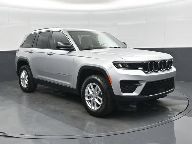 New 2026 Jeep Grand Cherokee Laredo w/ Trailer Tow Package