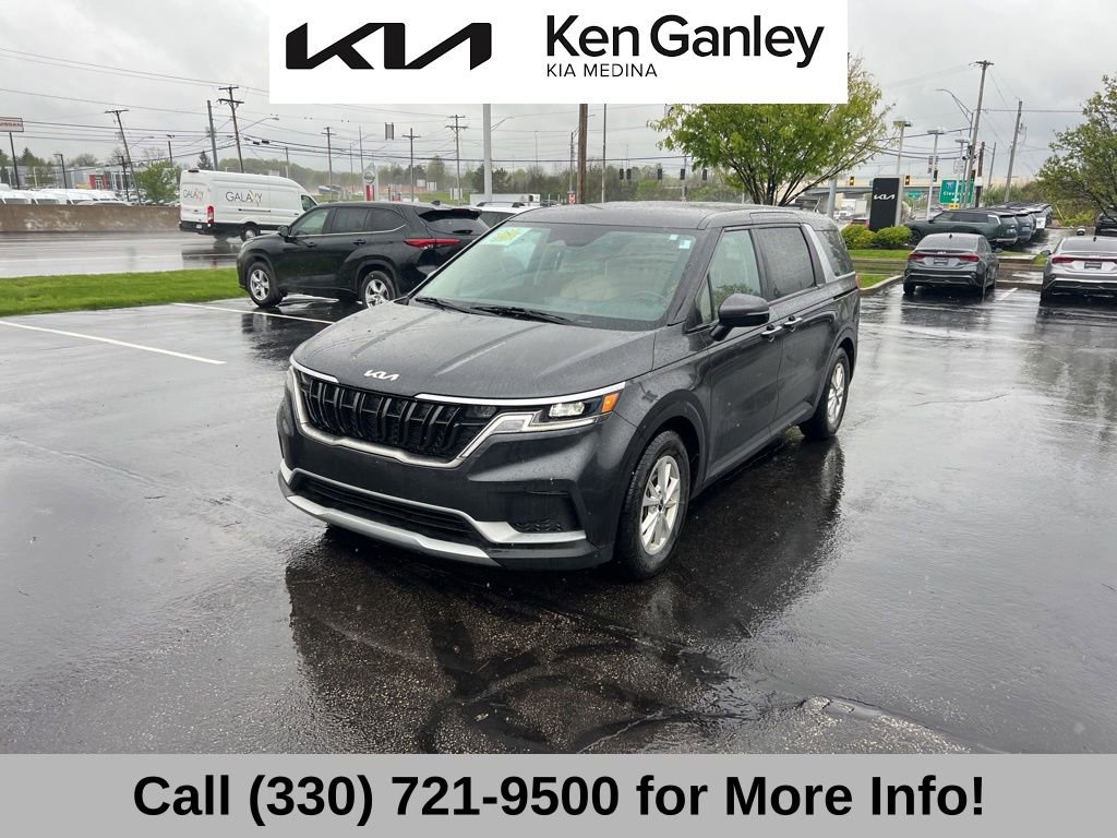 Used 2024 Kia Carnival LX FWD image 3