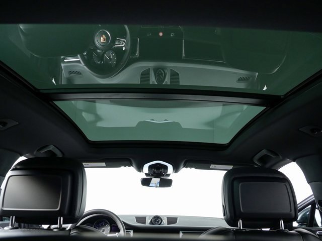 New 2026 Porsche Macan image 18