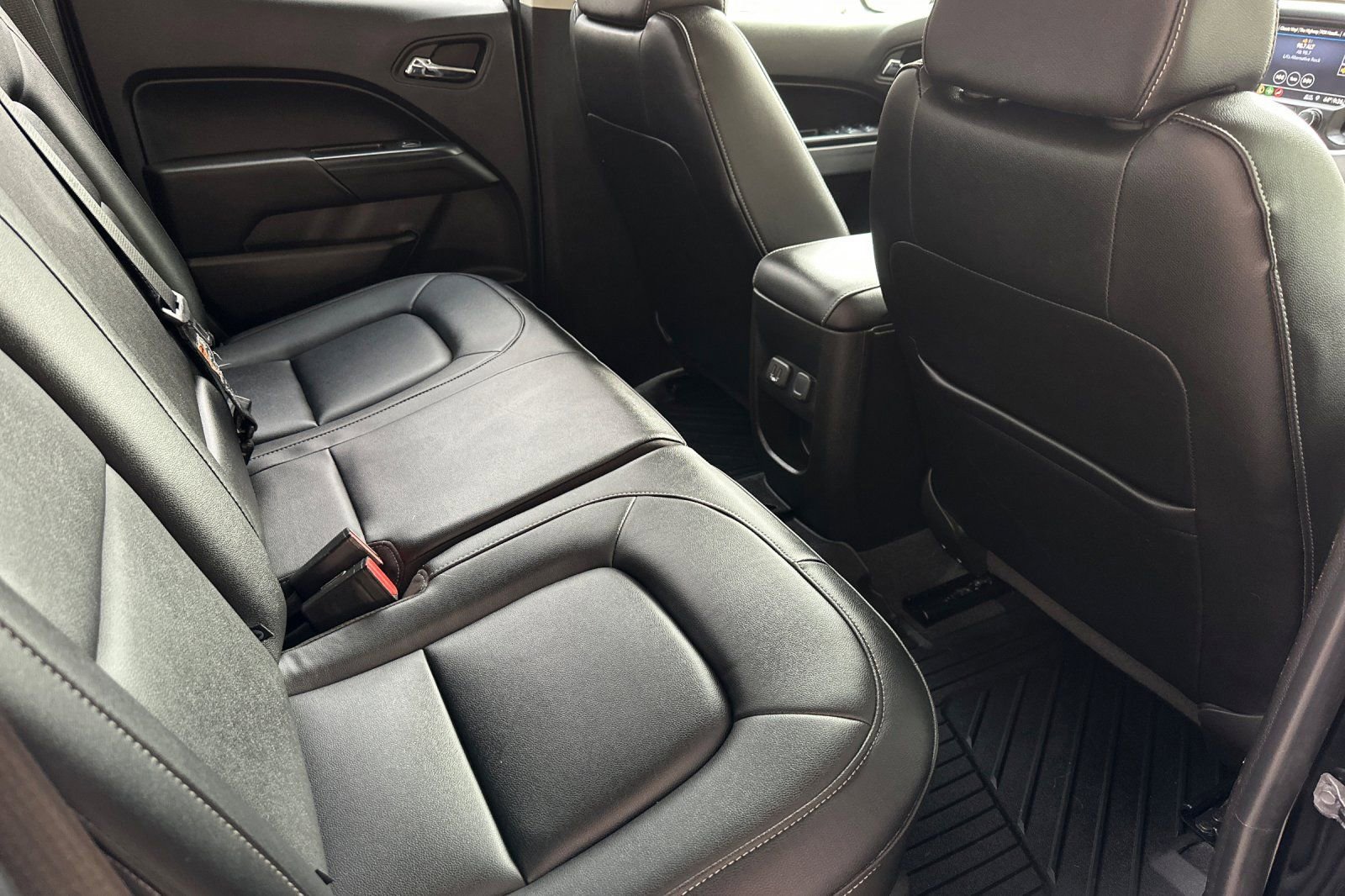 Certified 2020 Chevrolet Colorado ZR2 w/ ZR2 Midnight Special Edition image 18