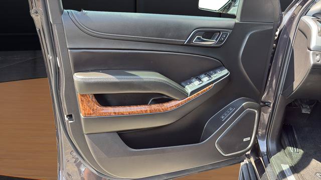 Used 2017 Chevrolet Suburban Premier AWD/4WD image 16