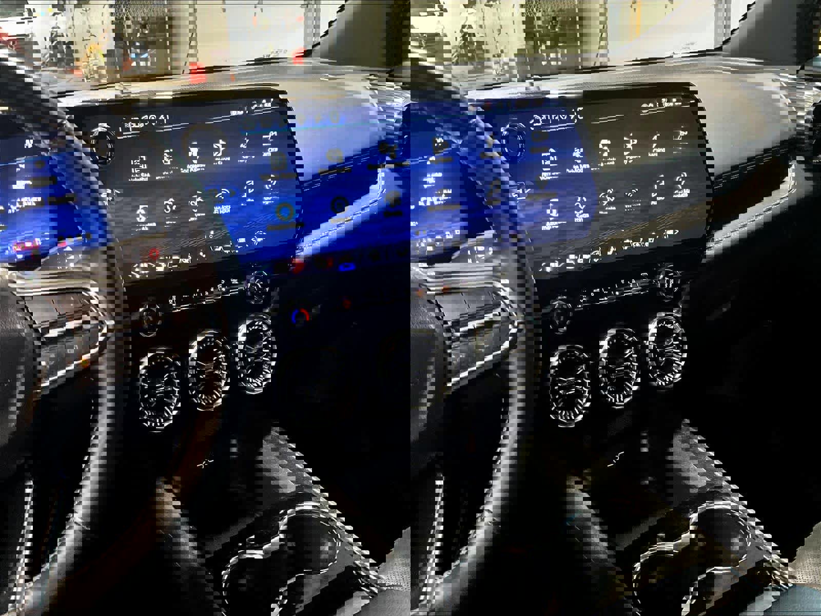 Used 2024 Chevrolet Blazer EV LT image 18