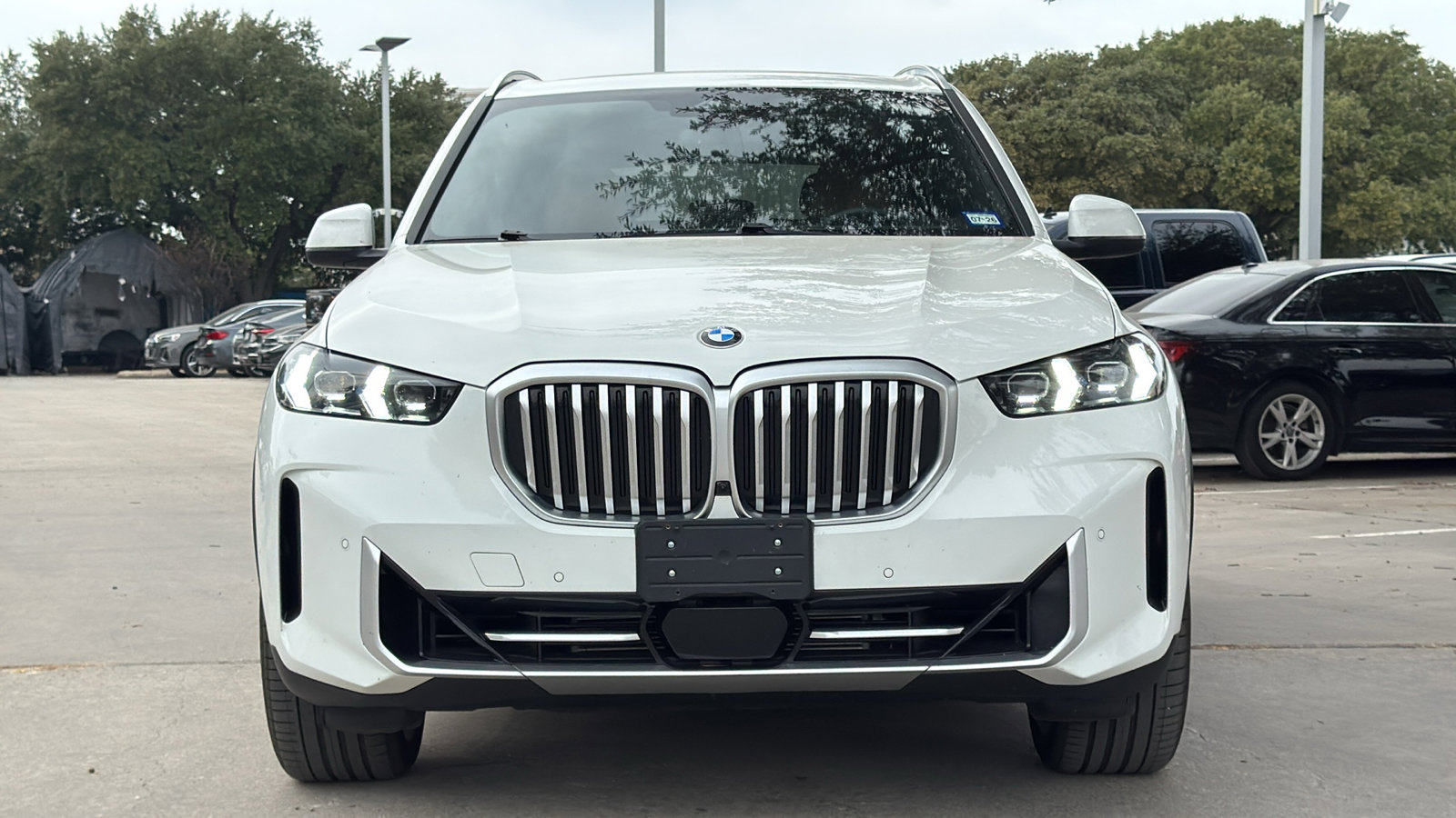 Used 2024 BMW X5 xDrive40i w/ Premium Package image 2