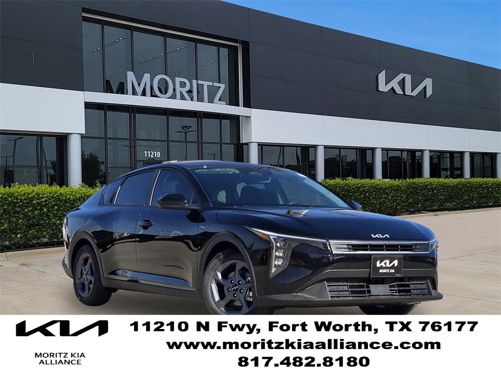 New 2025 Kia K4 LXS image 1