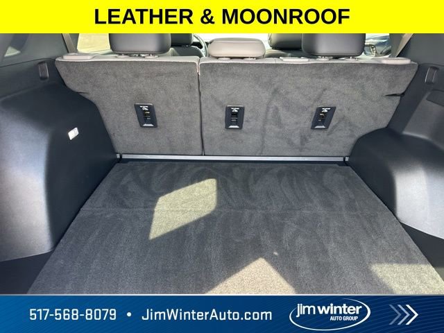 Used 2025 GMC Terrain Elevation w/ Elevation Premium Package image 18