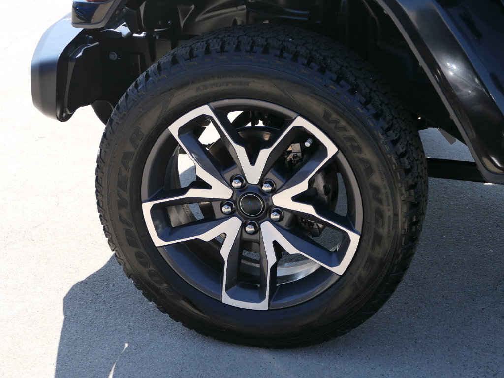 Used 2024 Jeep Wrangler Unlimited AWD/4WD image 9