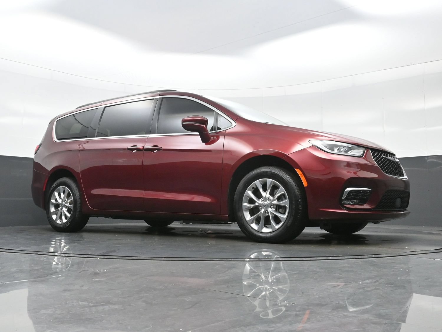 Used 2022 Chrysler Pacifica Touring-L AWD/4WD image 34
