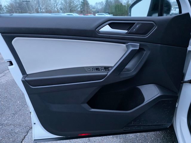 Used 2021 Volkswagen Tiguan SE R-Line image 25