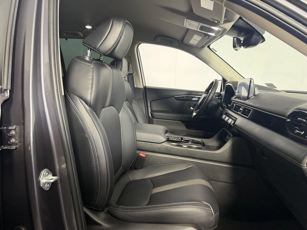 Used 2025 Honda Pilot EX-L image 32