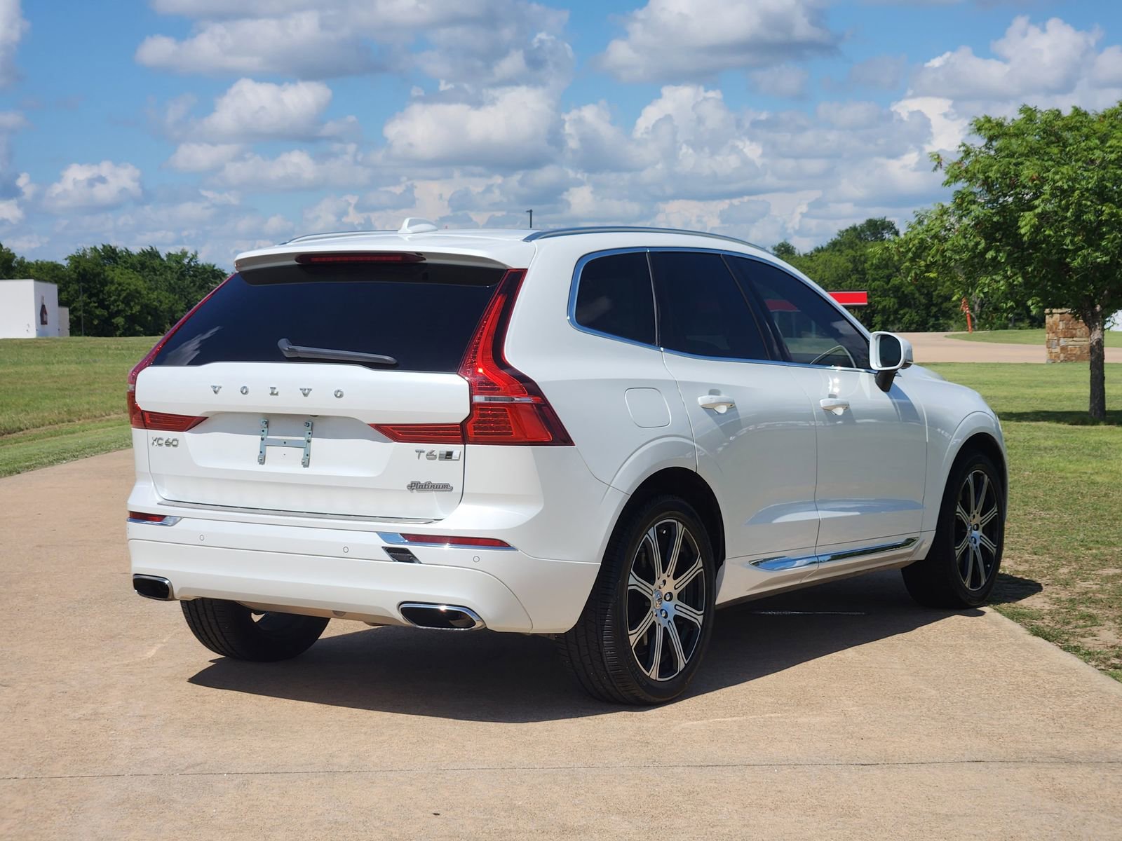 Used 2020 Volvo XC60 T6 Inscription w/ Protection Package Premier AWD/4WD image 4