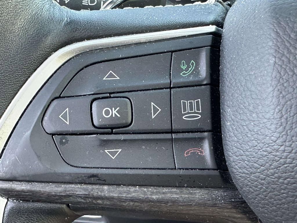 Used 2022 Jeep Grand Cherokee Limited AWD/4WD image 34