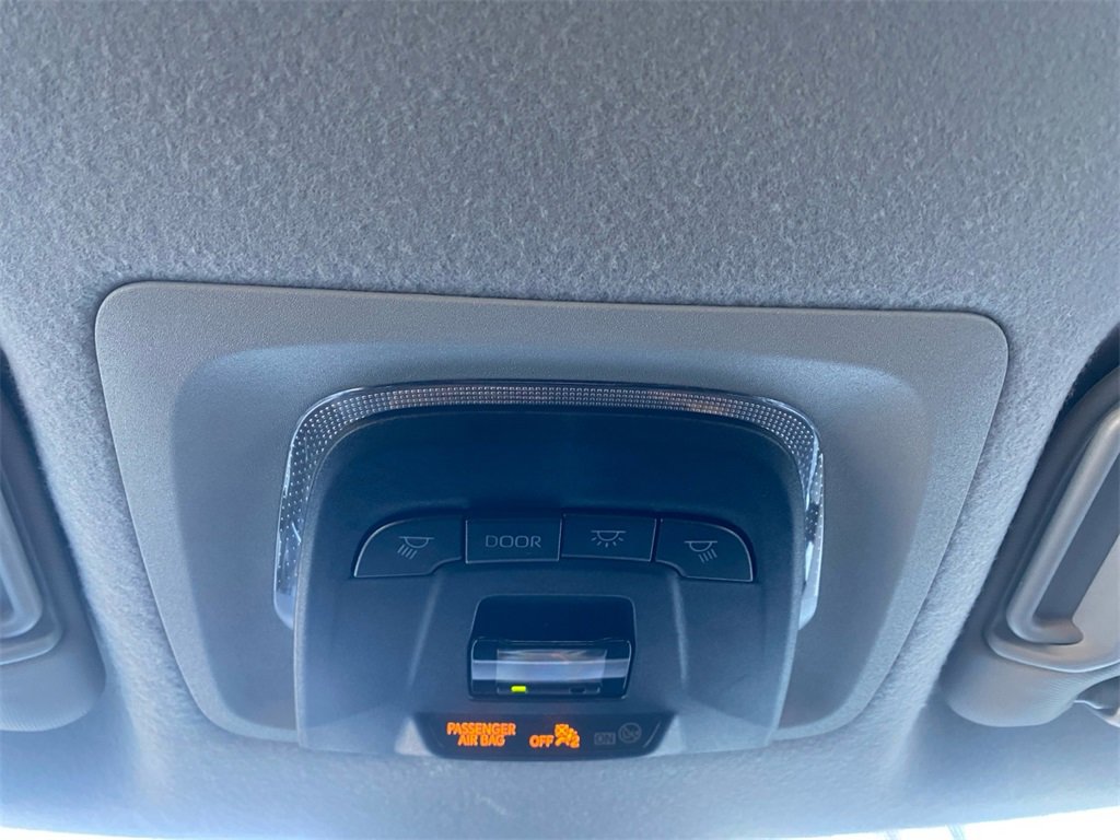 Used 2022 Toyota Corolla Cross XLE image 26