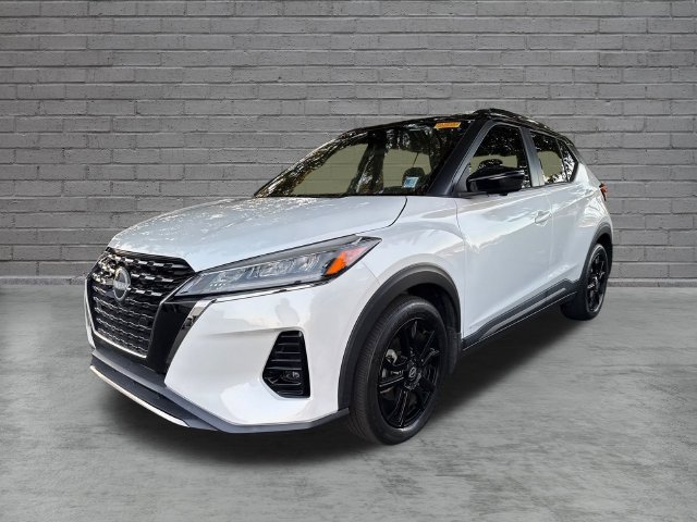 Certified 2023 Nissan Kicks SR FWD image 9