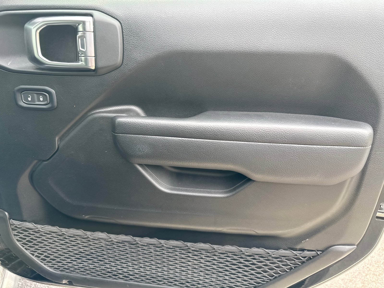 Used 2025 Jeep Wrangler Willys image 15