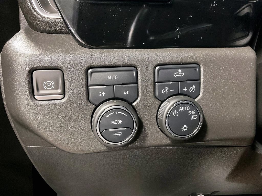 Used 2023 Chevrolet Silverado 1500 LT AWD/4WD image 25