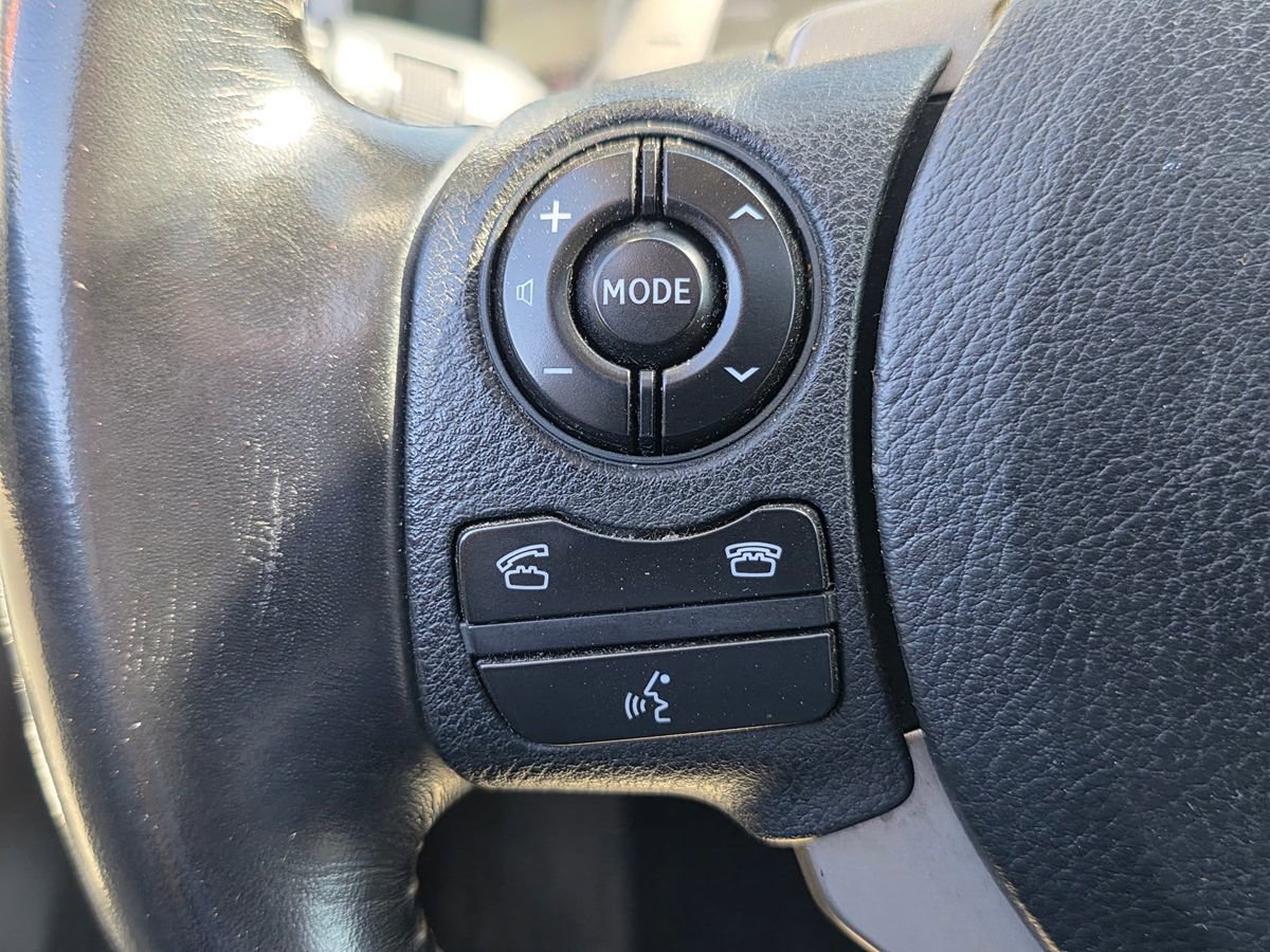 Used 2016 Lexus IS 200t RWD image 21