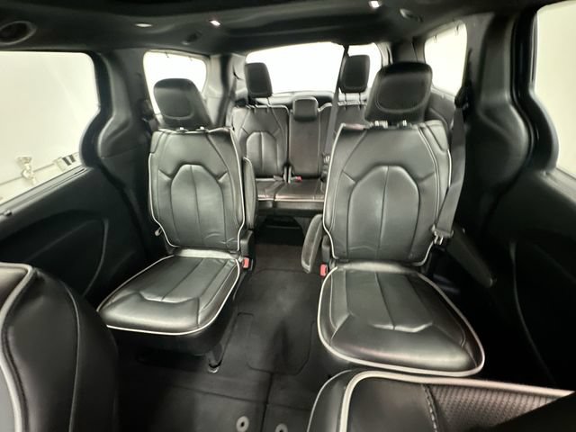 Used 2025 Chrysler Pacifica Limited FWD image 26