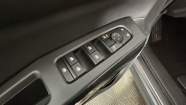 Used 2024 Nissan Pathfinder SV AWD/4WD image 11
