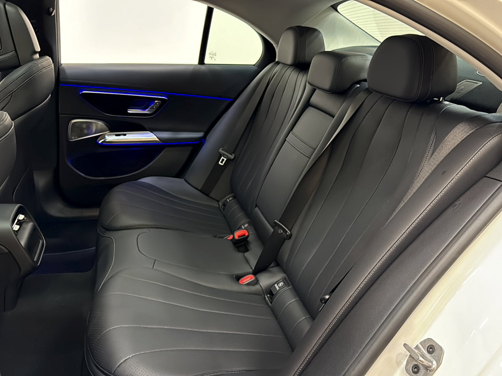 Certified 2025 Mercedes-Benz E 350 4MATIC Sedan image 15