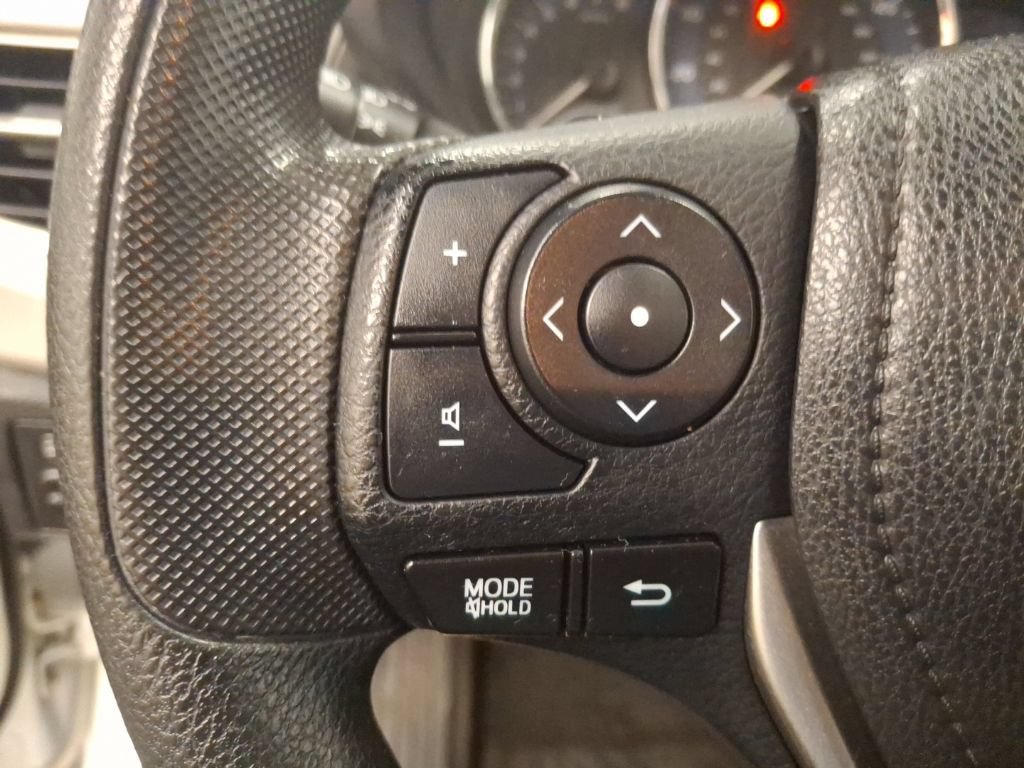 Used 2016 Toyota Corolla LE FWD image 19
