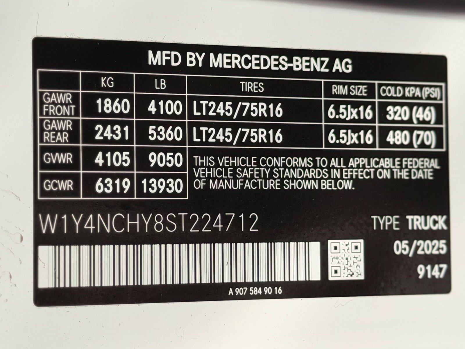 Used 2025 Mercedes-Benz Sprinter 2500 image 38