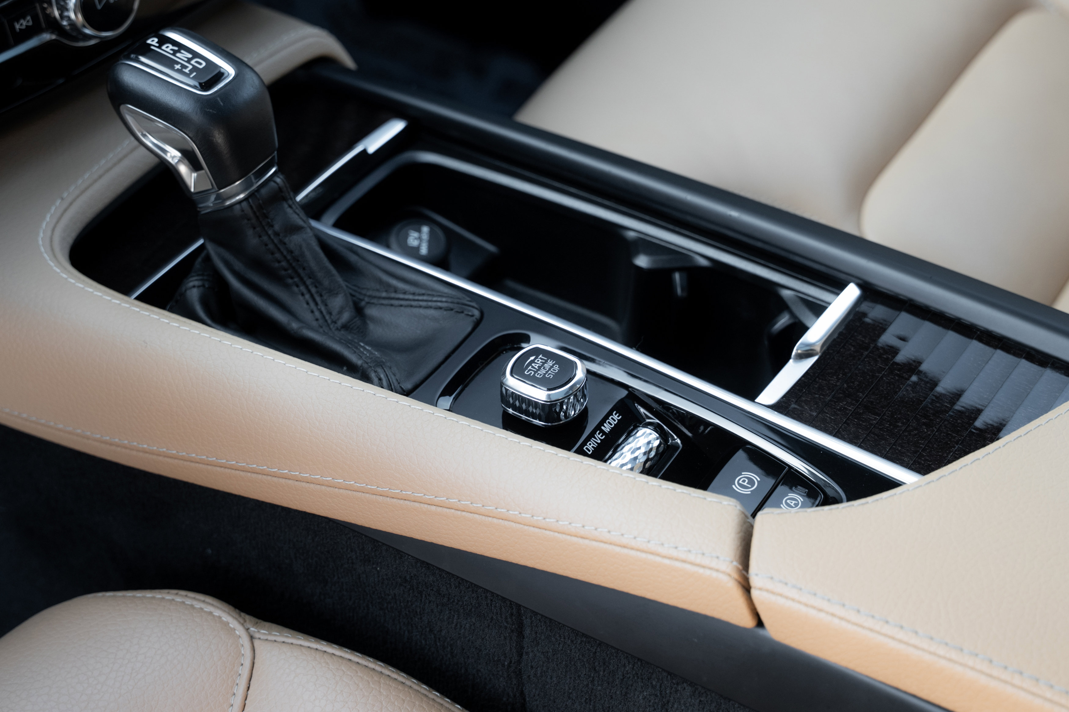 Used 2019 Volvo XC90 T6 Momentum image 17