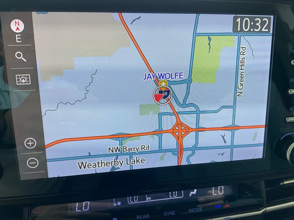 Used 2021 Toyota Sienna XLE w/ XLE Plus Package image 16