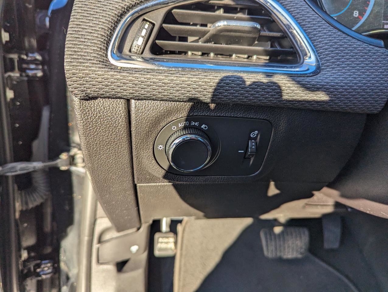 Used 2016 Chevrolet Cruze LT image 14