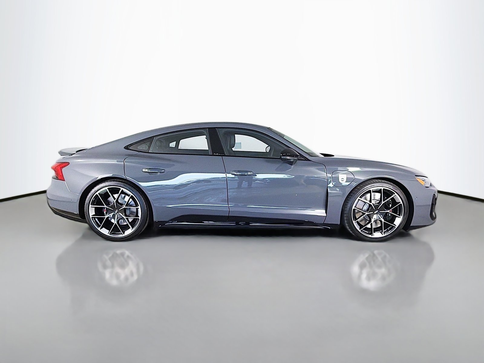 New 2026 Audi RS e-tron GT performance AWD/4WD image 8