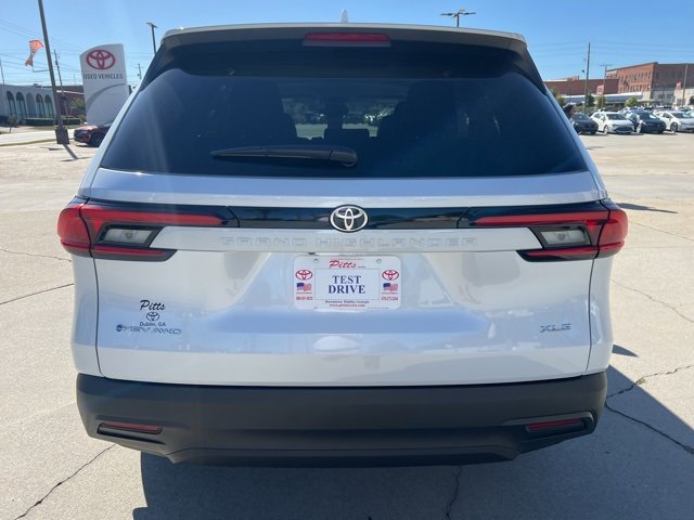 New 2026 Toyota Grand Highlander XLE image 9