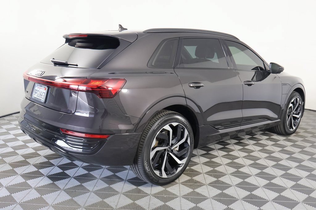 Used 2024 Audi Q8 e-tron Premium Plus w/ Premium Plus Package AWD/4WD image 4