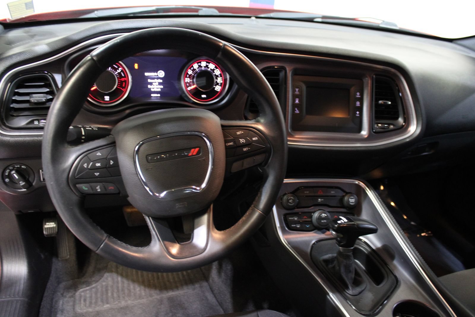 Used 2015 Dodge Challenger R/T w/ Quick Order Package 28B R/T RWD image 29