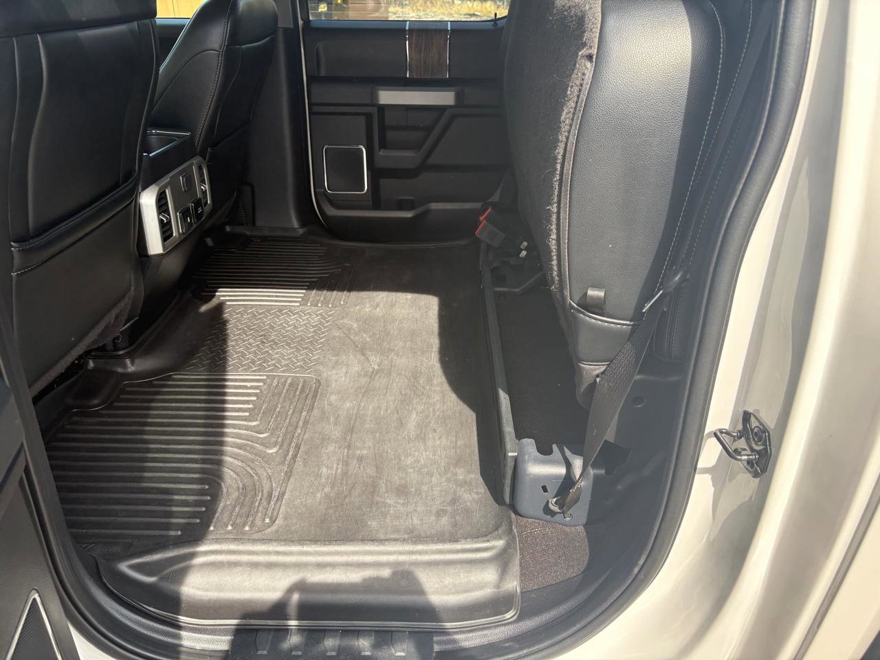 Used 2019 Ford F150 Lariat image 12