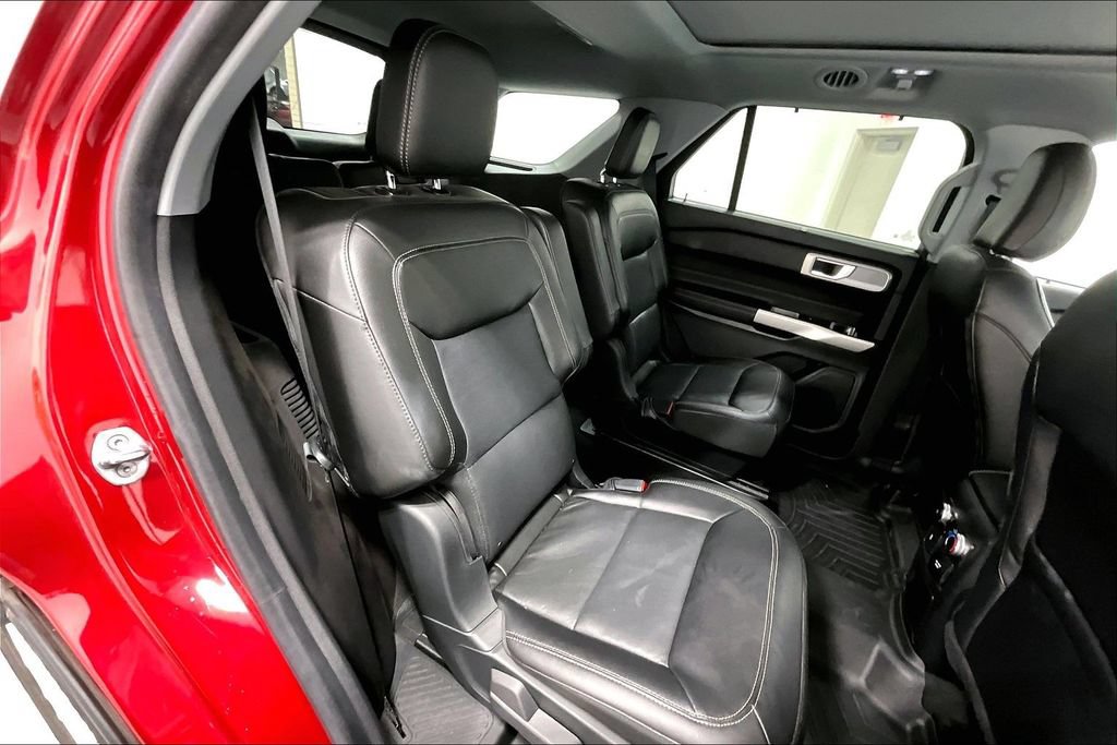 Used 2022 Ford Explorer Limited w/ Equipment Group 301A RWD image 33