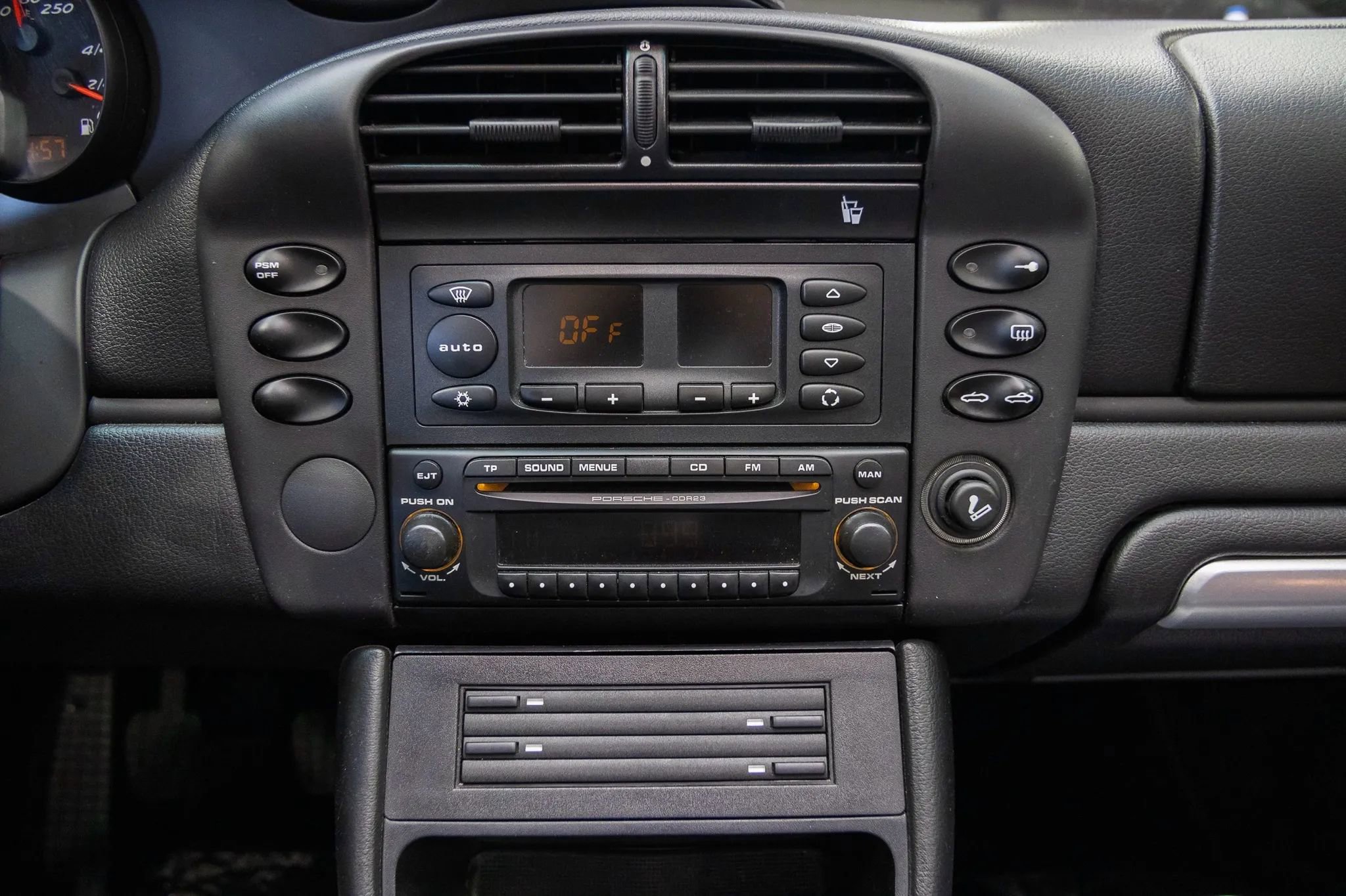 Used 2004 Porsche Boxster image 33