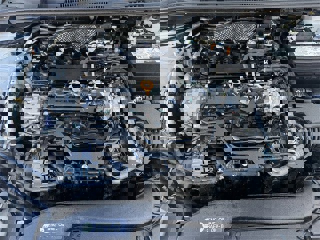 Used 2025 Toyota Corolla LE image 32