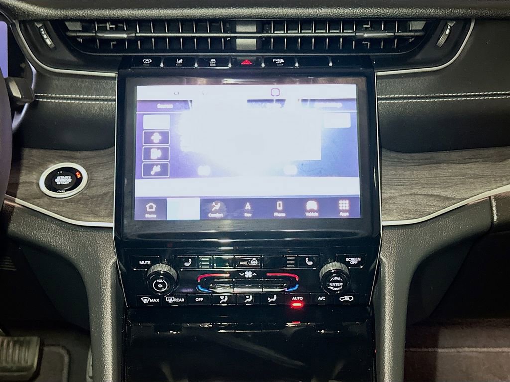 Certified 2023 Jeep Grand Cherokee L Limited image 11