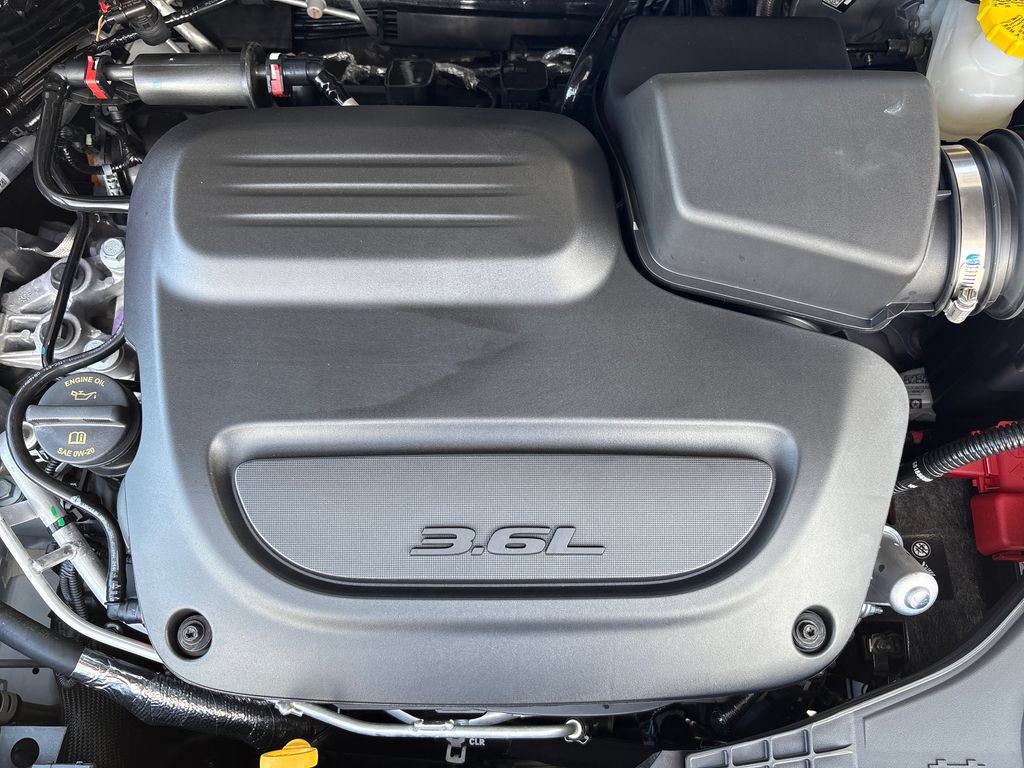 New 2027 Chrysler Pacifica Limited AWD/4WD image 4