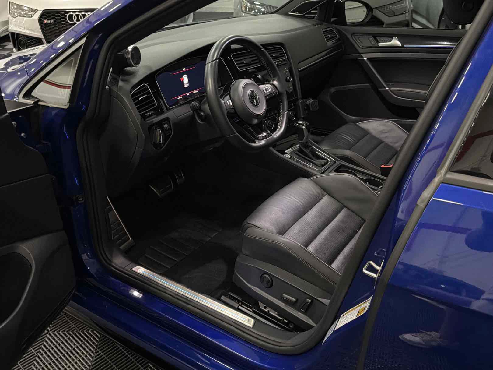 Used 2019 Volkswagen Golf 4-Door AWD/4WD image 6