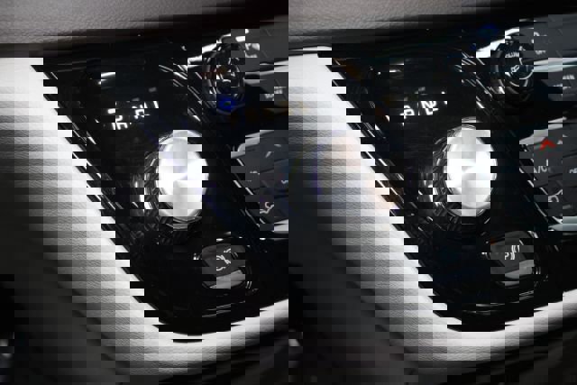 Used 2017 Chrysler Pacifica Touring-L Plus image 16