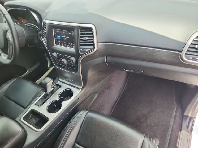 Used 2018 Jeep Grand Cherokee Laredo RWD image 27