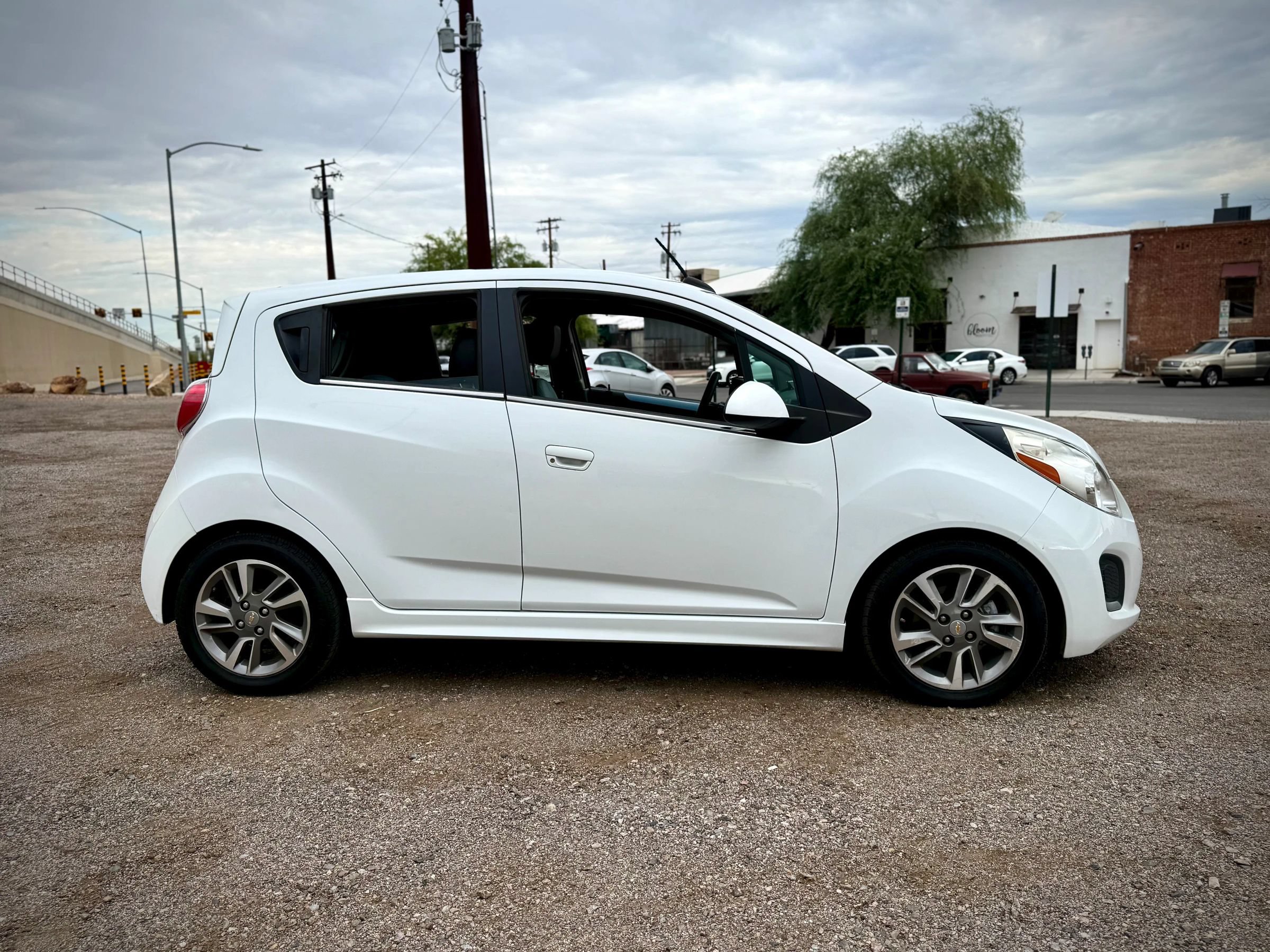 Used 2015 Chevrolet Spark LT FWD image 4